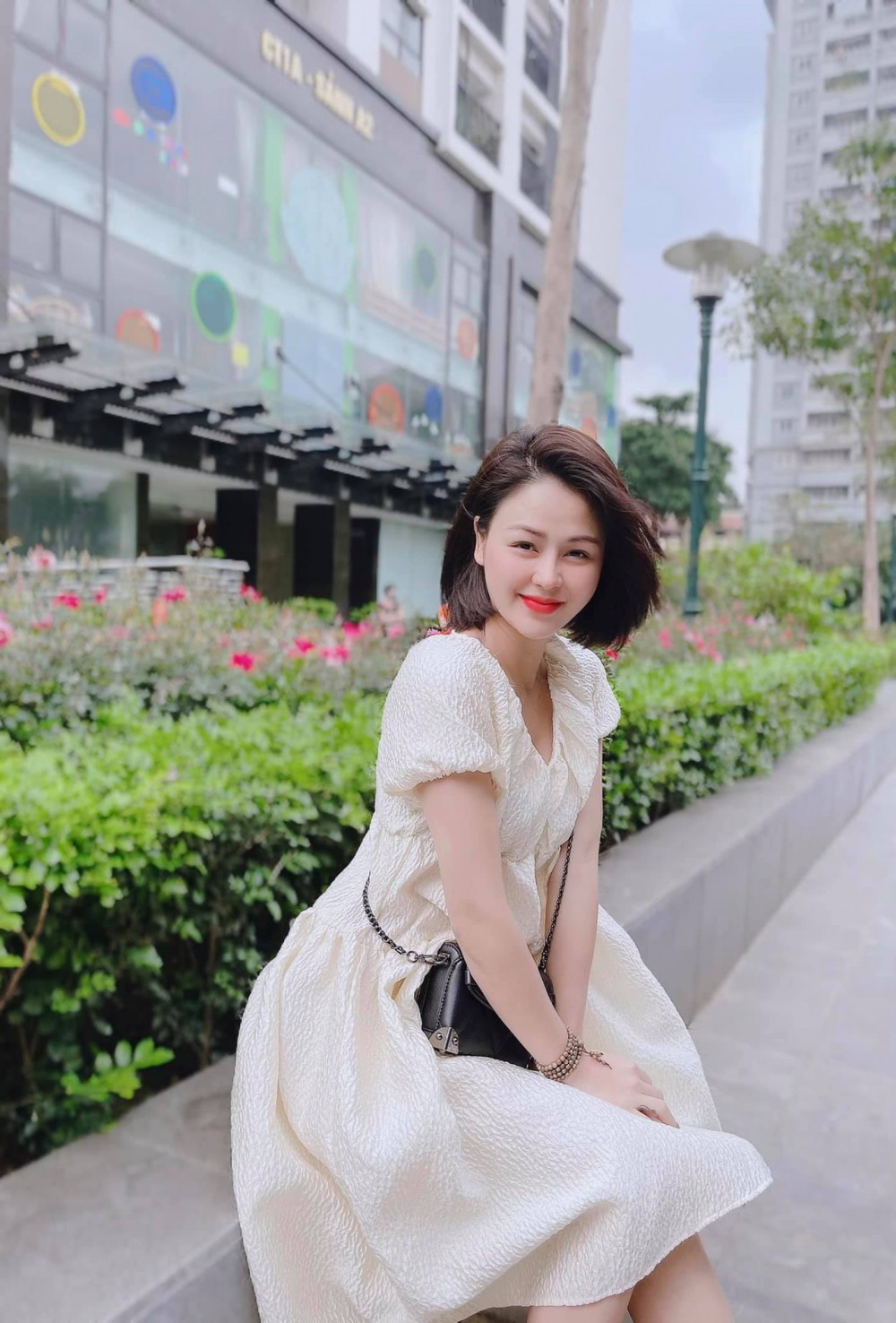 'Cân' nhan sắc cô Minh HH và mẹ bé Cami trong Hướng dương ngược nắng