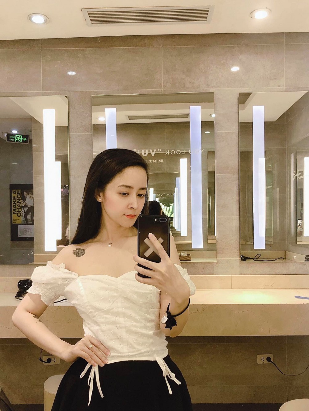 'Cân' nhan sắc cô Minh HH và mẹ bé Cami trong Hướng dương ngược nắng