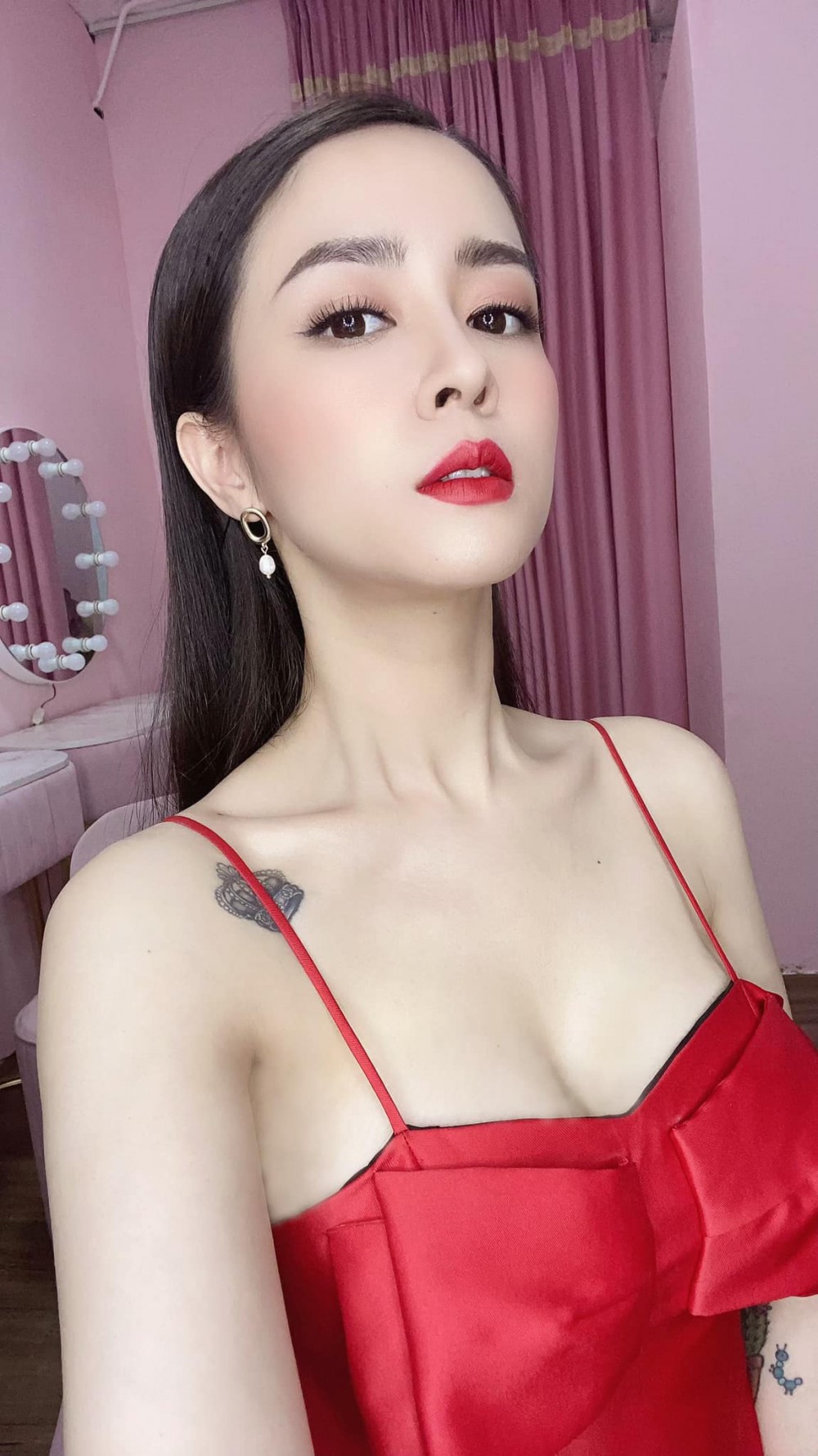 'Cân' nhan sắc cô Minh HH và mẹ bé Cami trong Hướng dương ngược nắng