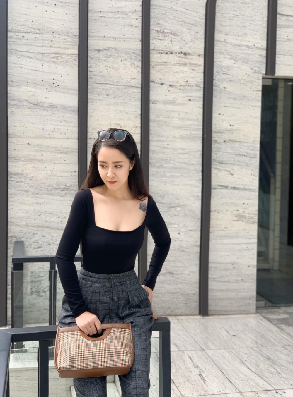 'Cân' nhan sắc cô Minh HH và mẹ bé Cami trong Hướng dương ngược nắng