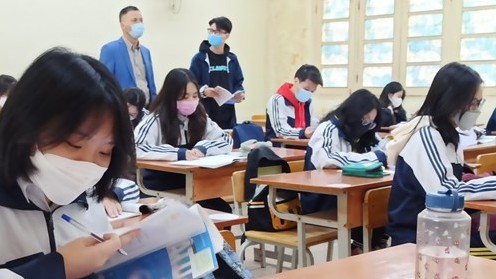 Hà Nội: Học sinh từ lớp 7-12 sẽ được ăn bán trú khi học trực tiếp?