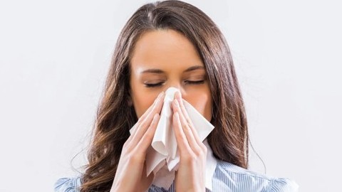 diem lai nhung trieu chung pho bien cua omicron