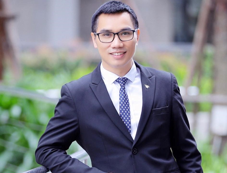 Nhà báo Ngô Bá Lục: Đừng để chuyện học hành trở thành gánh nặng đối với trẻ Nhà báo Ngô Bá Lục: Đừng để chuyện học hành trở thành gánh nặng đối với trẻ