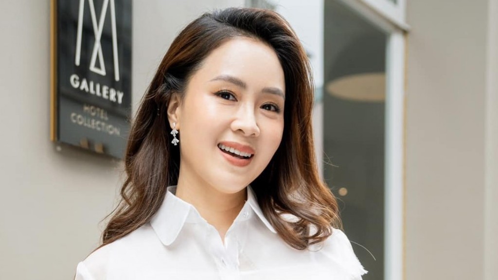 Hồng Diễm lên đồ thời thượng như tiểu thư Minh Châu 'Hướng dương ngược nắng'