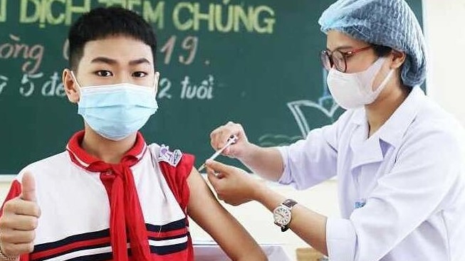 ngay mai 164 ha noi du kien tiem vaccine covid19 cho tre 511 tuoi