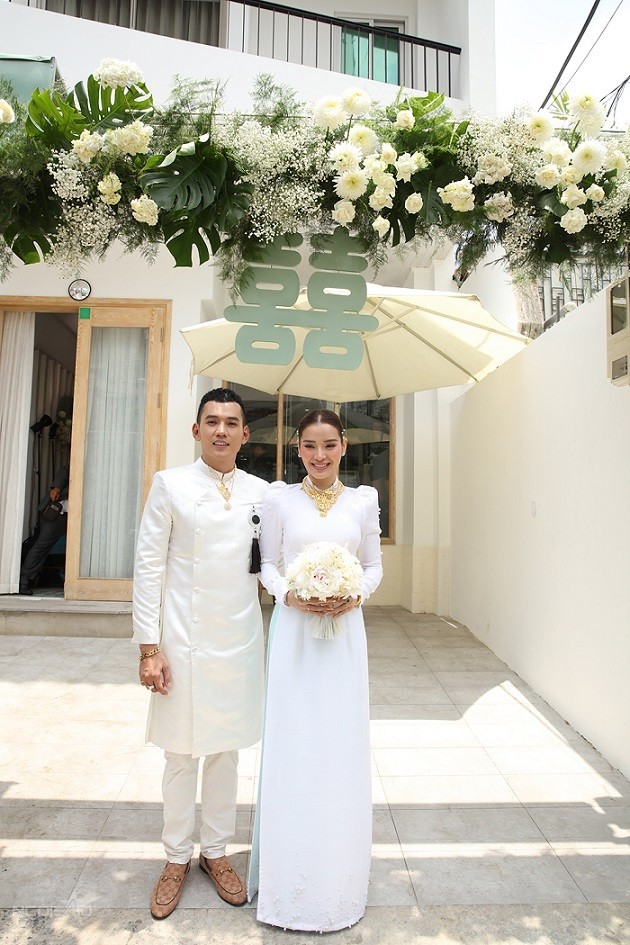 Sao Việt: Phương Oanh thả thính đỉnh cao, NSND Thu Hà khoe sắc vóc quyến rũ, Phương Trinh Jolie hạnh phúc trong lễ vu quy