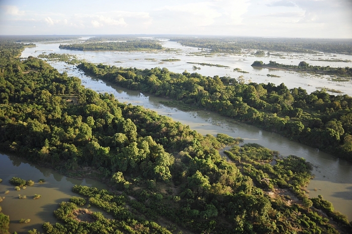 cac dong song dai tren the gioi sap het duoc tu do chay ra bien ca