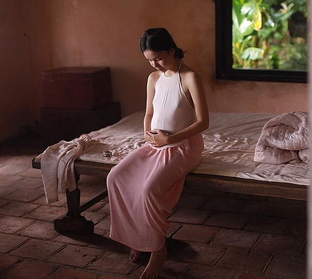 phim vo ba vua ra mat tai viet nam da gay nhieu tranh cai