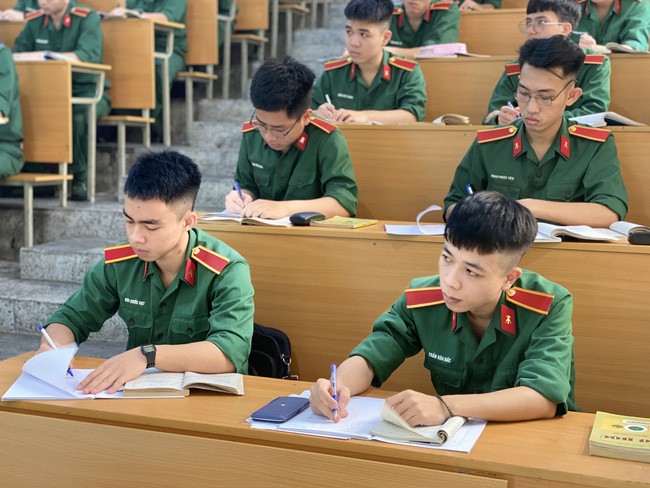 Những điểm cần lưu ý nếu thi các trường công an, quân đội năm 2022