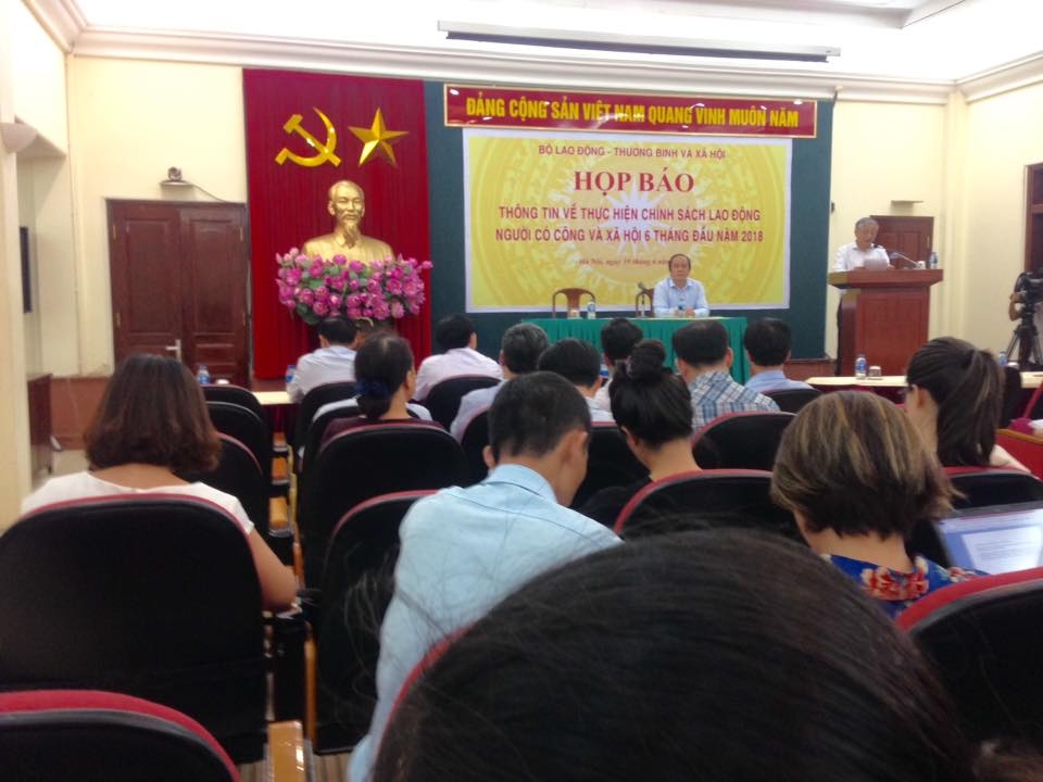 "Sẽ đảm bảo việc làm cho nữ lao động trên 35 tuổi" se dam bao viec lam cho nu lao dong tren 35 tuoi