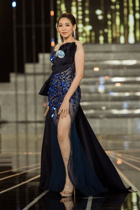 cung ngam lai nhan sac cua 20 co gai dau tien lot vao chung ket hoa hau the gioi viet nam 2019