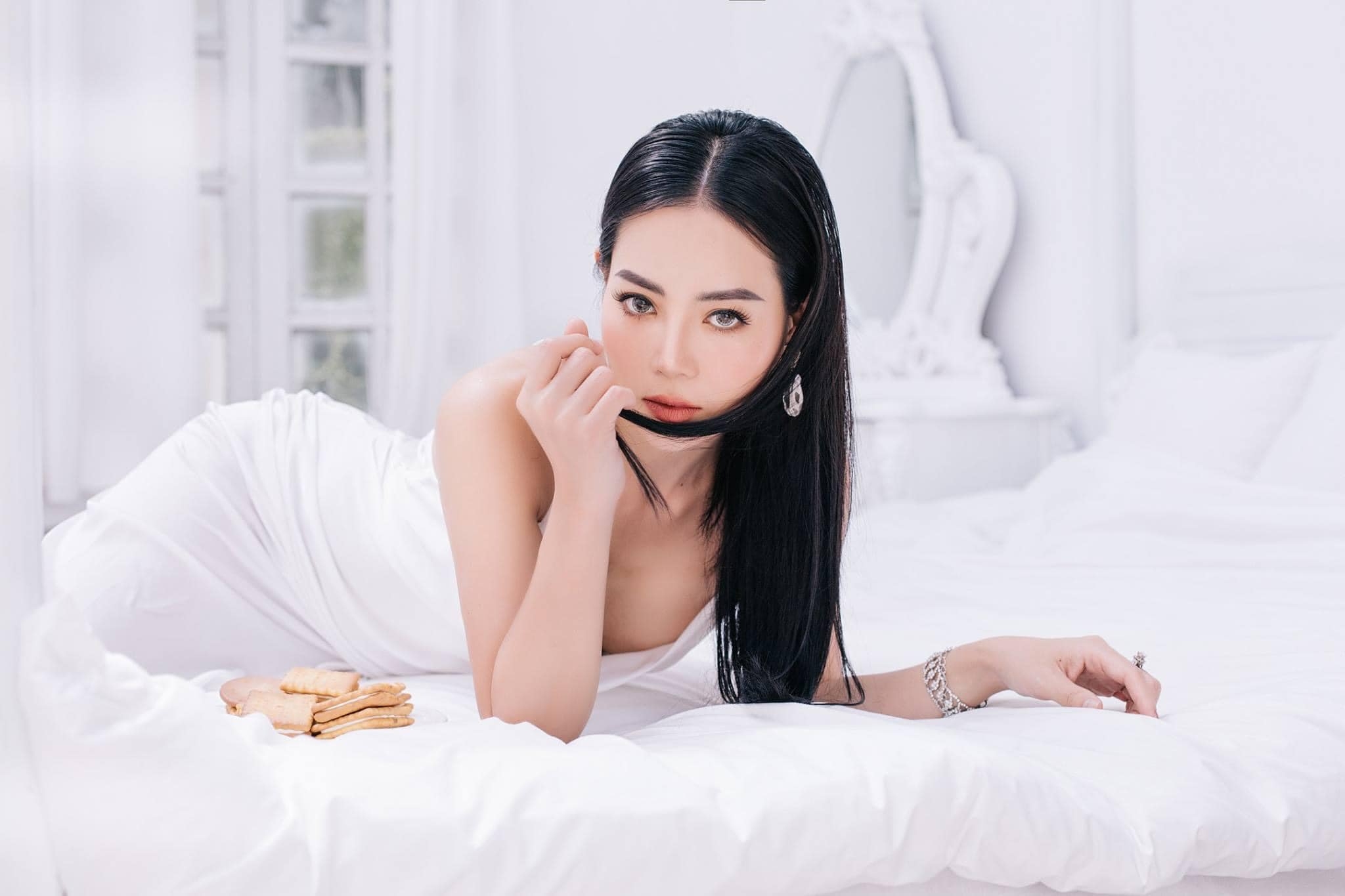 Là diễn viên từng góp mặt trong nhiều tác phẩm truyền hình như: “Nàng dâu order“, “Sinh tử“, “Lựa chọn số phận“, “Hướng dương ngược nắng“... song vai diễn khán giả nhớ nhất mỗi khi nhắc đến Thanh Hương lại là Lan “cave“, cô gái làng chơi với số phận bi thảm ở “Quỳnh búp bê“. 