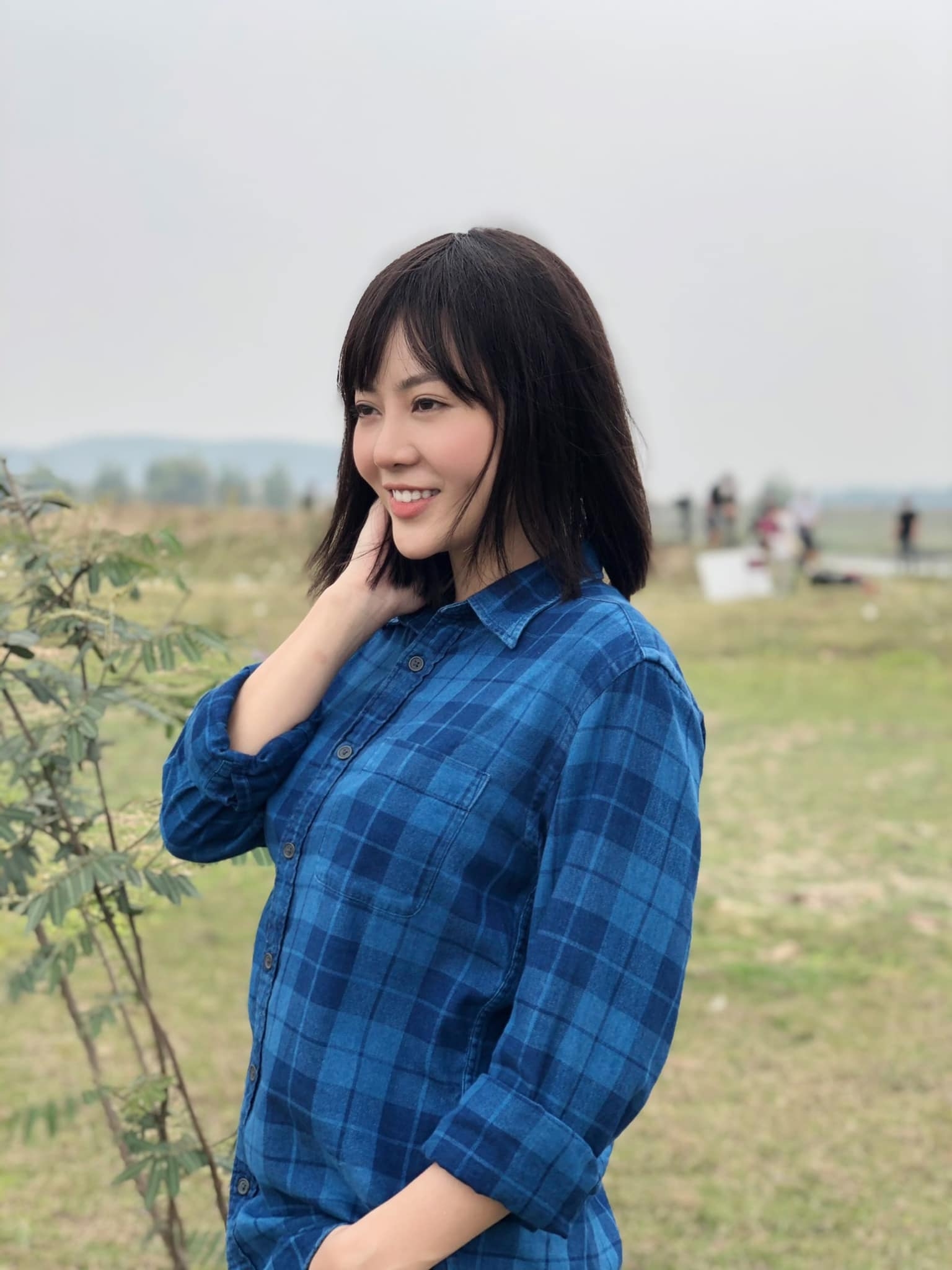 Gần nhất, Thanh Hương gây ấn tượng với vai Lệ, cô gái vùng quê từng bị vu oan và quyết tâm về quê để những người từng coi thường mình năm xưa phải “sáng mắt ra” trong “Mùa hoa tìm lại“.