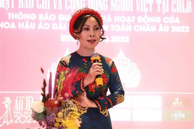 Tôn vinh hình ảnh người phụ nữ và tà áo dài Việt Nam tại châu Âu