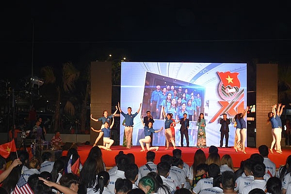 doan dai bieu trai he viet nam giao luu voi thanh nien quang ngai