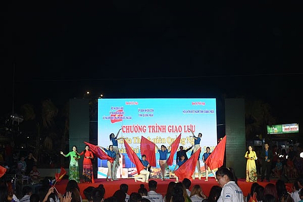 doan dai bieu trai he viet nam giao luu voi thanh nien quang ngai