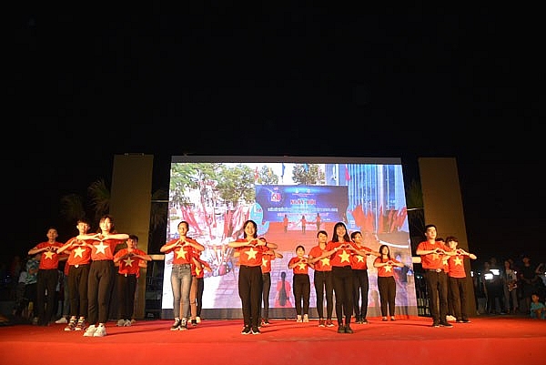 doan dai bieu trai he viet nam giao luu voi thanh nien quang ngai