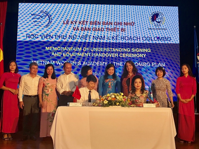 hoc vien phu nu viet nam ky ket du an nham thuc day binh dang gioi va phat trien ben vung