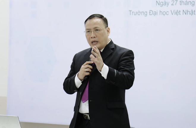 Tranh cãi gay gắt: Muốn có "tiến sĩ thật" phải có công bố quốc tế?