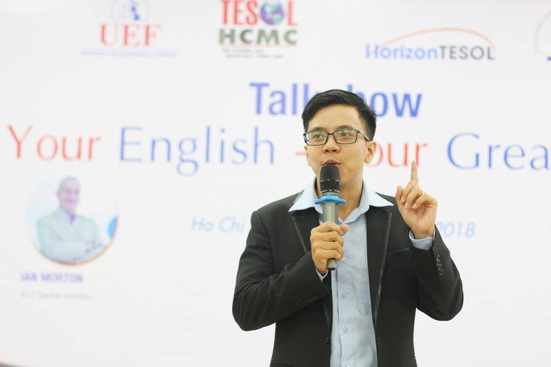 Gặp gỡ thầy giáo 9X ‘nổi như cồn’ trên mạng xã hội