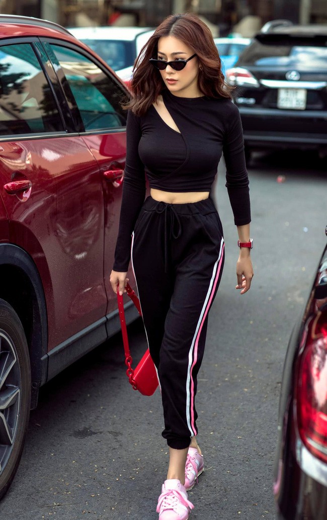 Thổn thức với gu thời trang của Phương Oanh phim Hương vị tình thân