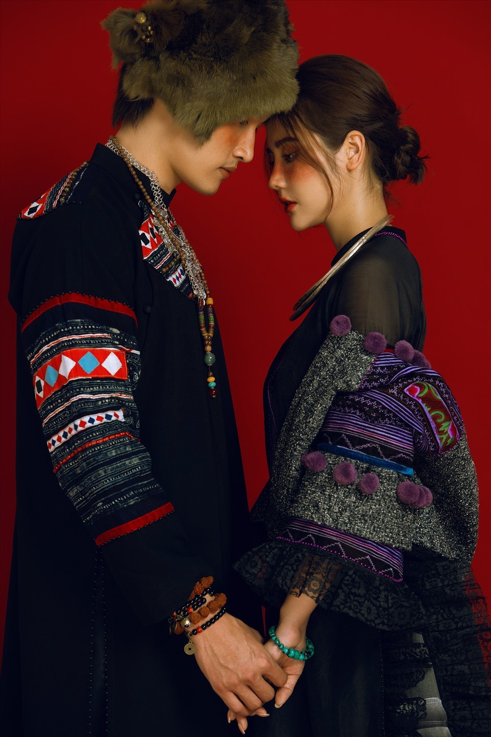 Thương ngày nắng về: Ngắm bộ ảnh cưới khác lạ của đôi 'trai tài gái sắc' Đình Tú - Minh Huyền