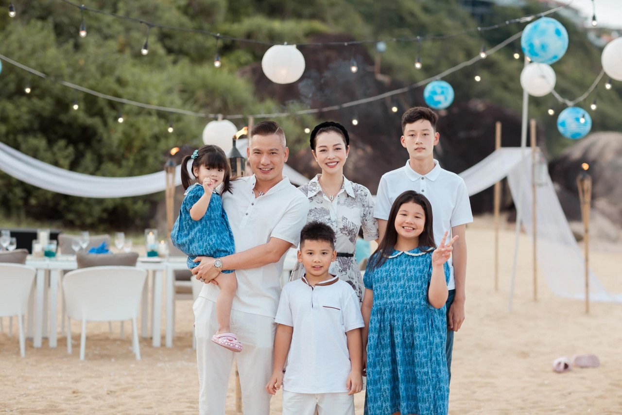 Hoa hậu Jennifer Phạm hạnh phúc đón sinh nhật thứ 37