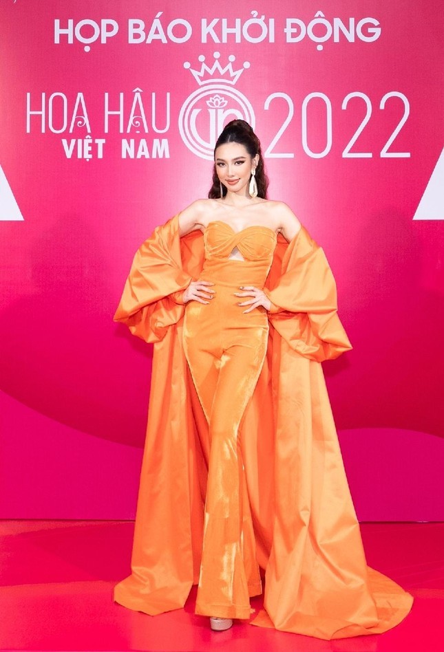 Dàn Hoa hậu, Á hậu đọ sắc tại họp báo cuộc thi Hoa hậu Việt Nam 2022