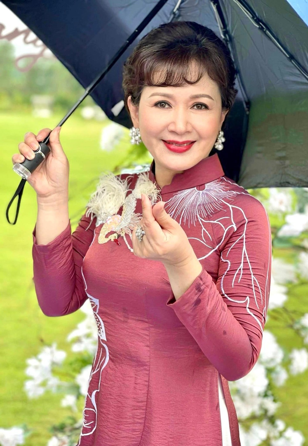 NSND Minh Hòa chia tay Thương ngày nắng về NSND Minh Hòa chia tay Thương ngày nắng về