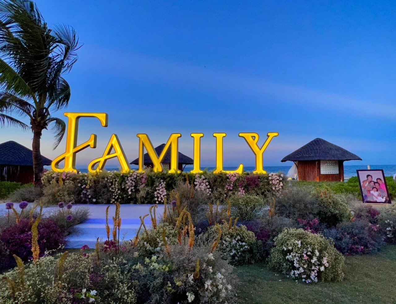 Mỹ Linh khoe ảnh đám cưới con gái tại Hội An