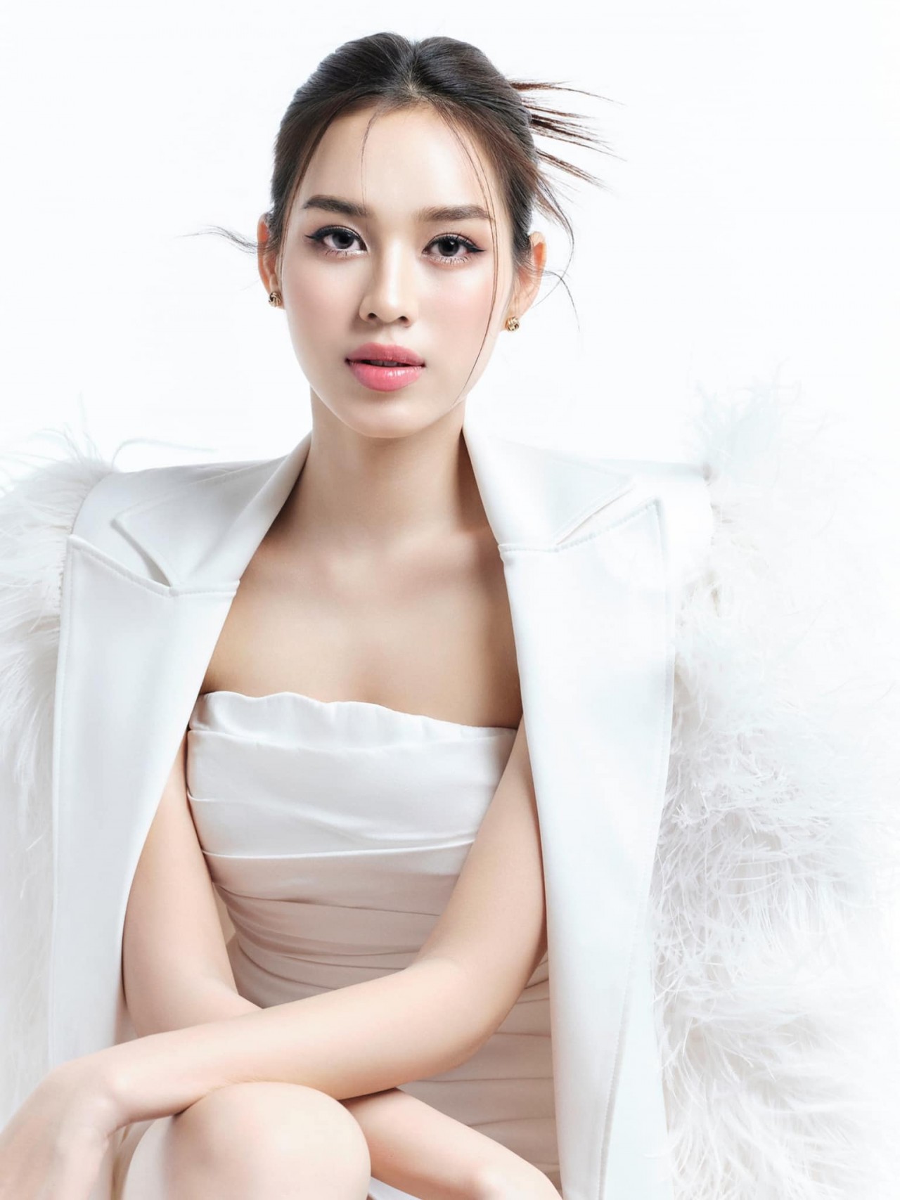 Nhan sắc thăng hạng của Hoa hậu Đỗ Thị Hà