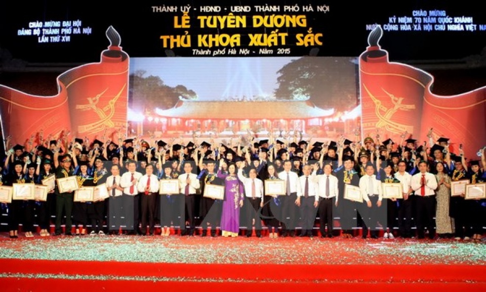 ha noi tuyen duong 100 thu khoa xuat sac