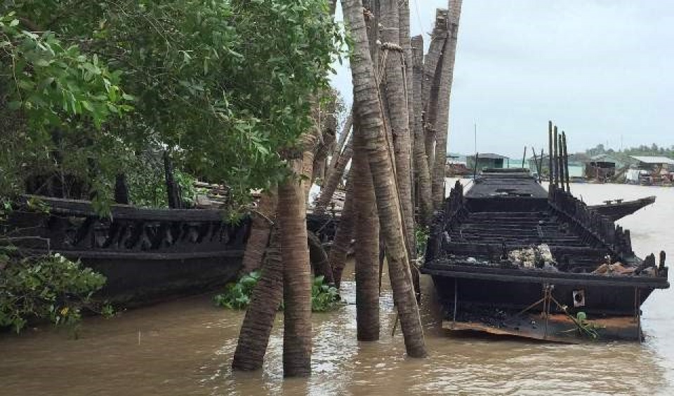 Bến Tre: Cháy 13 tàu du lịch, chìm 4 bè cá ben tre chay 13 tau du lich chim 4 be ca