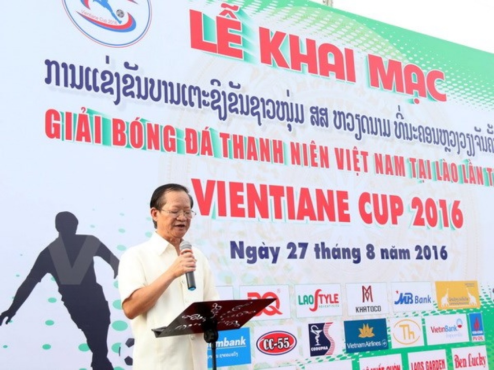 tuoi tre viet nam tai lao quyen gop 7000 usd gay quy tu thien