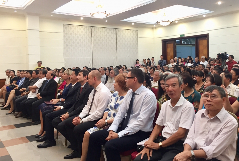 ra mat 4 tac pham van hoc nga duoc dich sang tieng viet