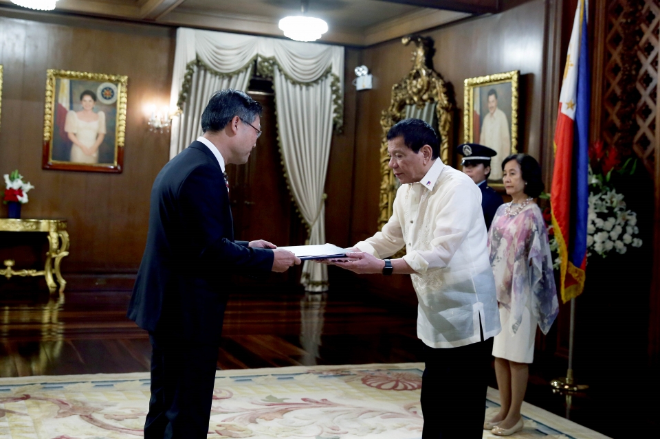 dai su ly quoc tuan luon de cao cong tac bao ho cong dan