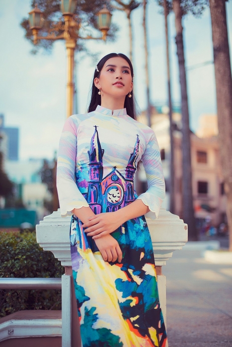 hoa hau tieu vy toa sang voi bo suu tap ao dai sai gon oi