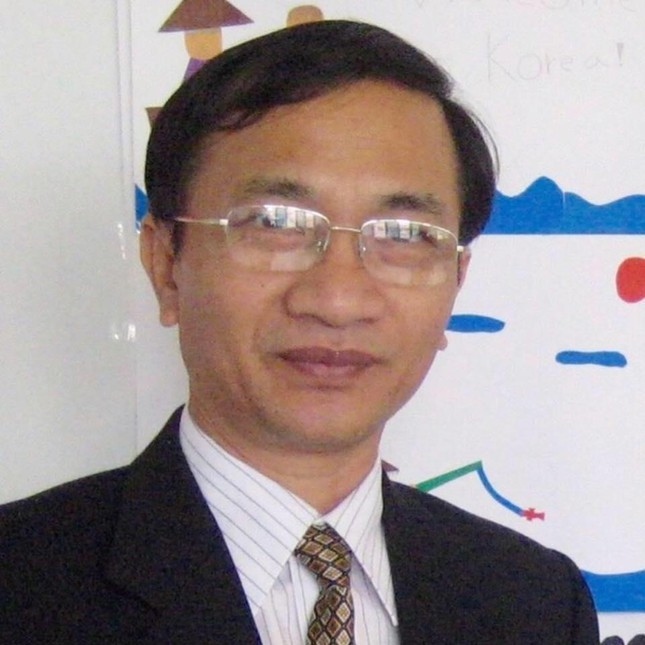 TS. Hoàng Ngọc Vinh