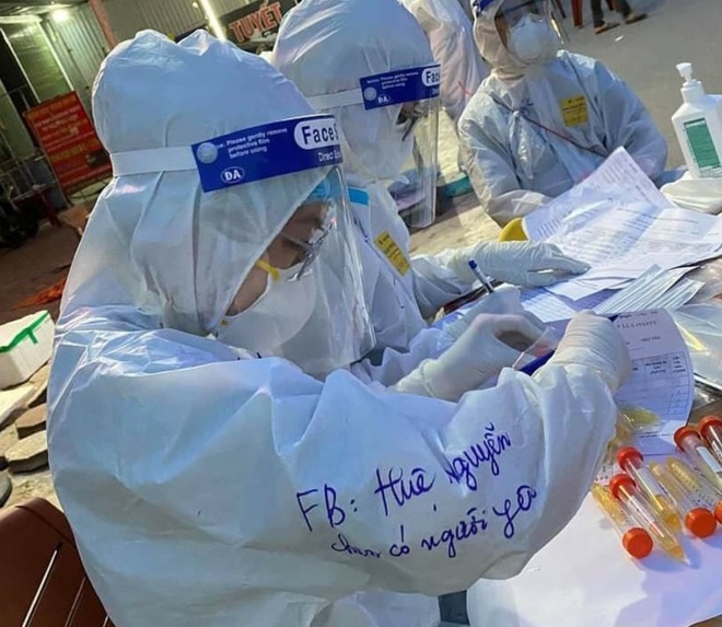 Bức thư gửi mẹ của nữ sinh vượt hơn 1.000 km vào tâm dịch gây sốt cộng đồng mạng