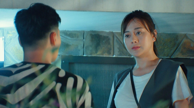 Hương vị tình thân: Nam 'đổi gió' dát hàng hiệu vẫn bị chê tơi tả Hương vị tình thân: Nam 'đổi gió' dát hàng hiệu vẫn bị chê tơi tả