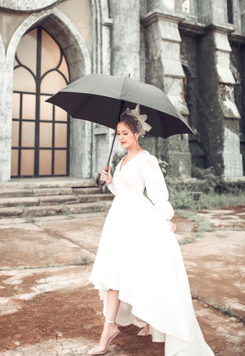 Hương vị tình thân: Ngỡ ngàng nhan sắc của bà Sa hồi trẻ