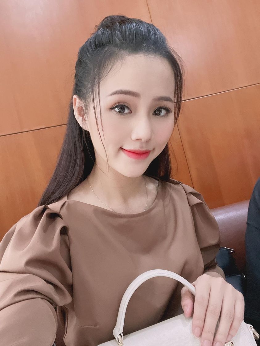 Hương vị tình thân: Ngỡ ngàng nhan sắc của bà Sa hồi trẻ