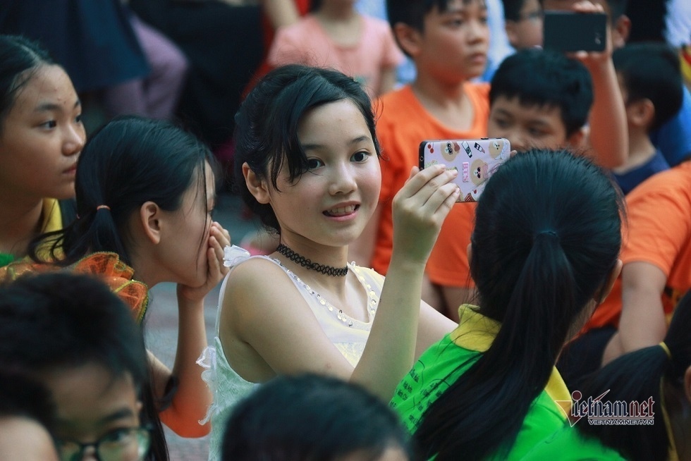 Gần 1.000 học sinh tranh 200 suất vào lớp 6 trường Chuyên Hà Nội - Amsterdam