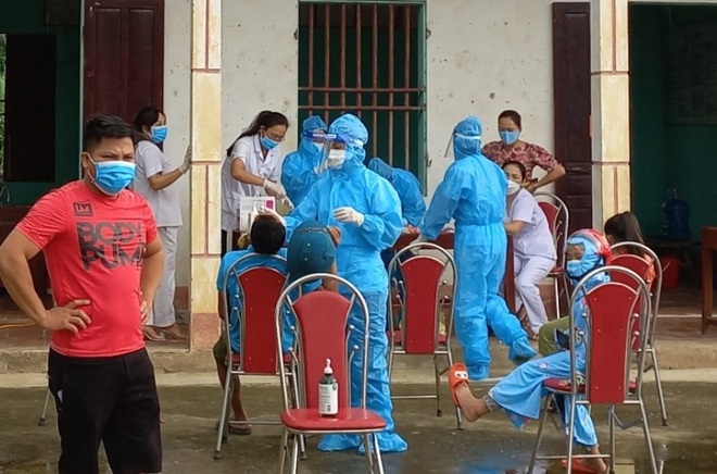 Giáo viên mắc Covid-19 sau ngày tựu trường: Thêm 2 học sinh dương tính