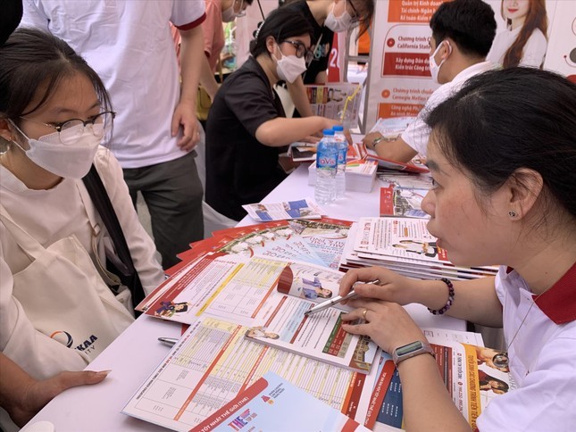 Điểm chuẩn và học phí ngành Kế toán 4 năm gần đây