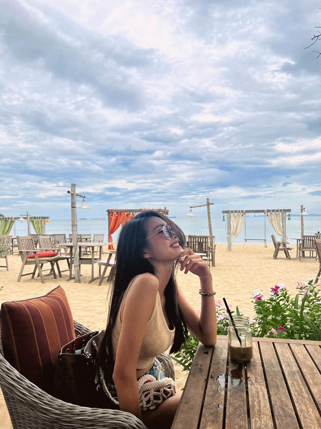 Khoảnh khắc tình tứ của Doãn Hải My và Đoàn Văn Hậu Khoảnh khắc tình tứ của Doãn Hải My và Đoàn Văn Hậu