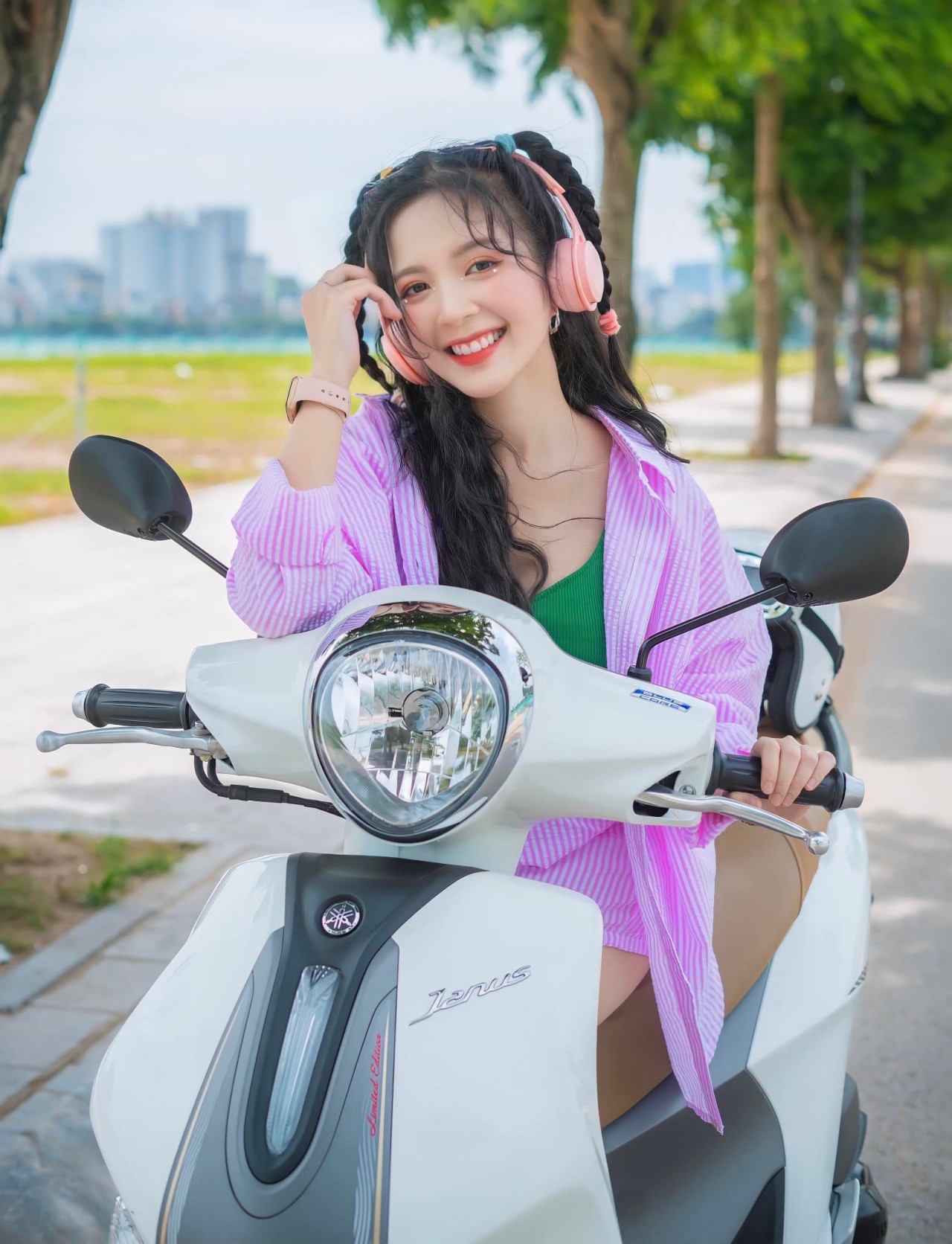 Garage hạnh phúc: Vẻ ngoài sắc sảo của Ngọc Huyền