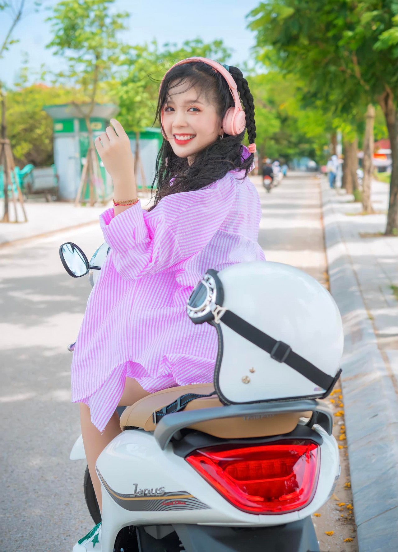 Garage hạnh phúc: Vẻ ngoài sắc sảo của Ngọc Huyền