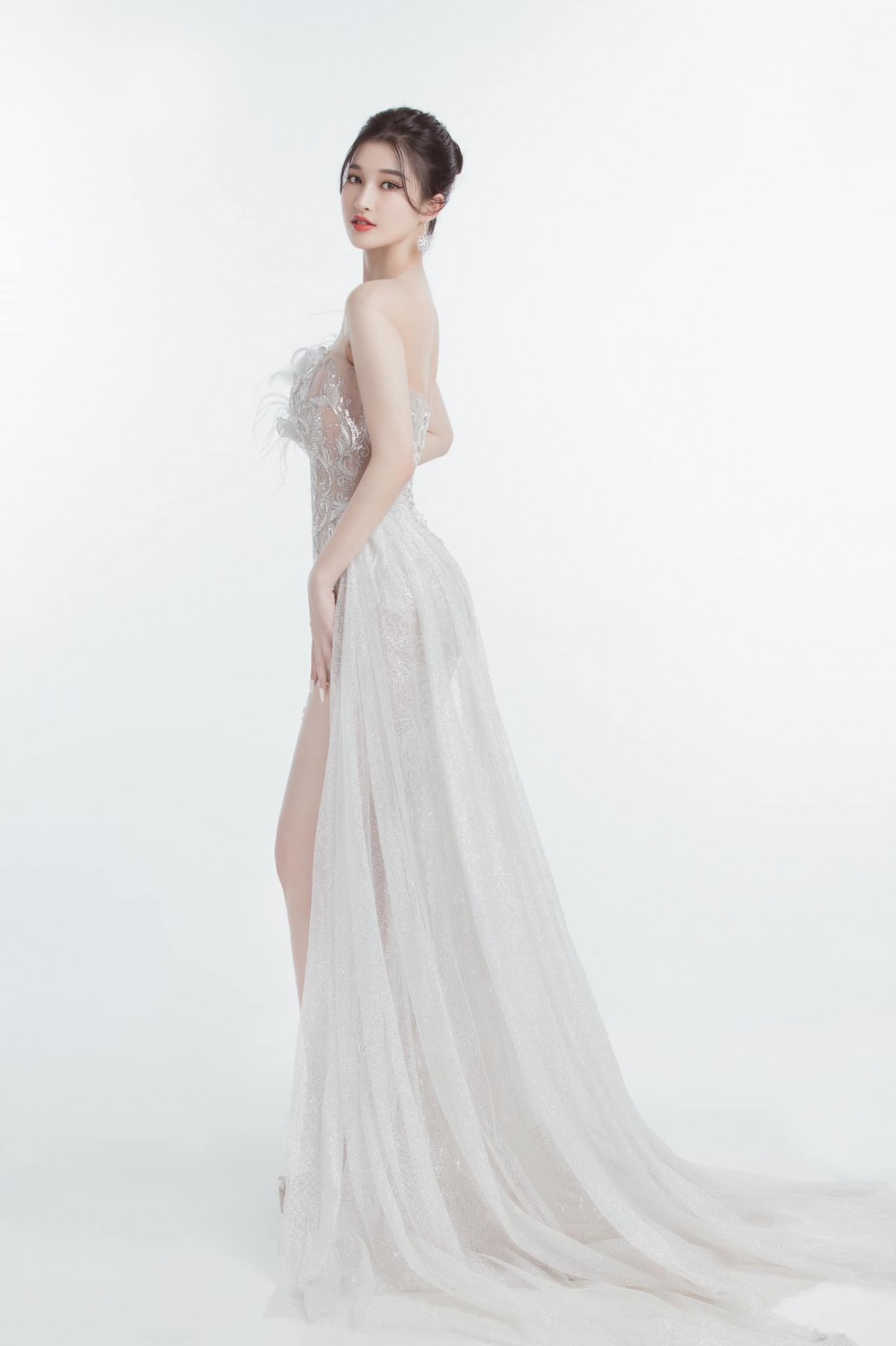 Vẻ đẹp đời thường của Á hậu Phương Nhi