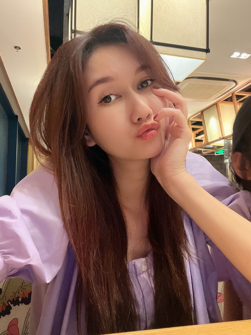 Sao Việt: Lệ Quyên, Hồ Ngọc Hà đua nhau khoe dáng chuẩn, eo thon